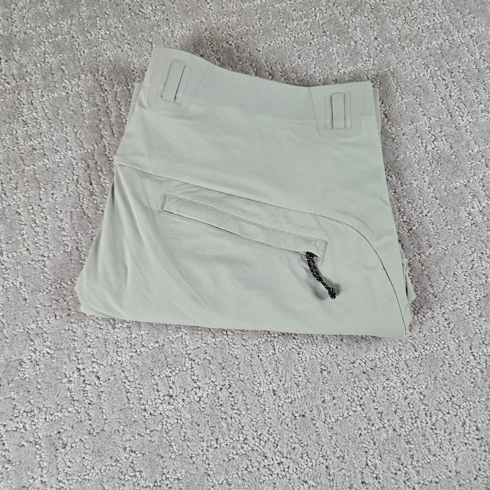 Mountain Hardwear Shorts Lightweight Hiking Travel Outdoor Men's XL